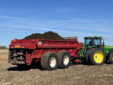 SXI 1050 Industrial Series Auger Spreader